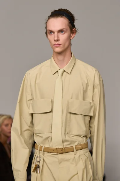 Look 9
